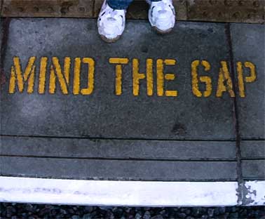 mind the gap platform sign
